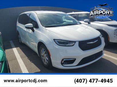 Used 2023 Chrysler Pacifica Touring-L