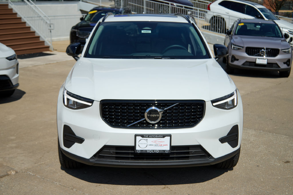 New 2026 Volvo XC40 B5 Core w/ Climate Package AWD/4WD image 5