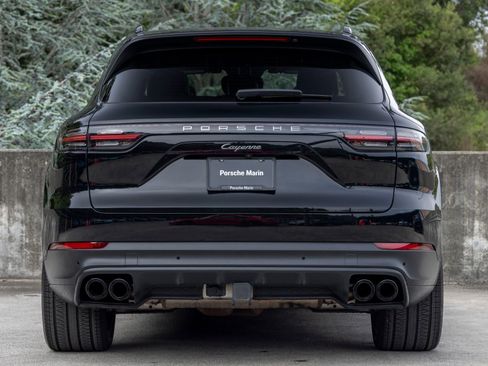 Certified 2023 Porsche Cayenne Platinum Edition AWD/4WD image 10