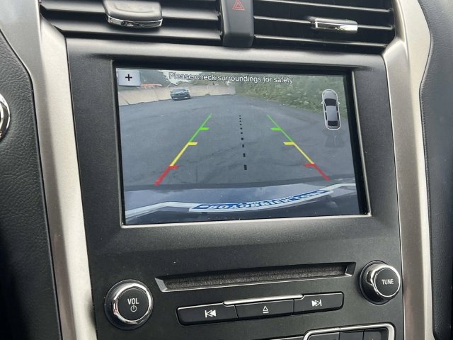 Used 2018 Ford Fusion SE w/ Fusion SE Technology Package FWD image 21