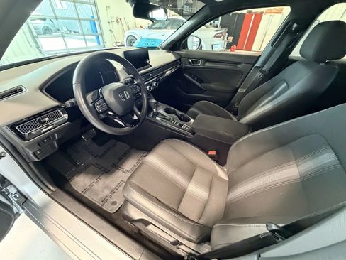 Used 2025 Honda Civic Sport image 9