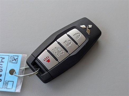 New 2025 Mitsubishi Outlander SEL image 28