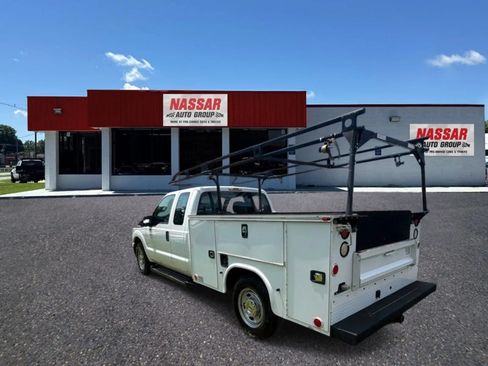 Used 2016 Ford F250 XL w/ Power Equipment Group RWD image 3