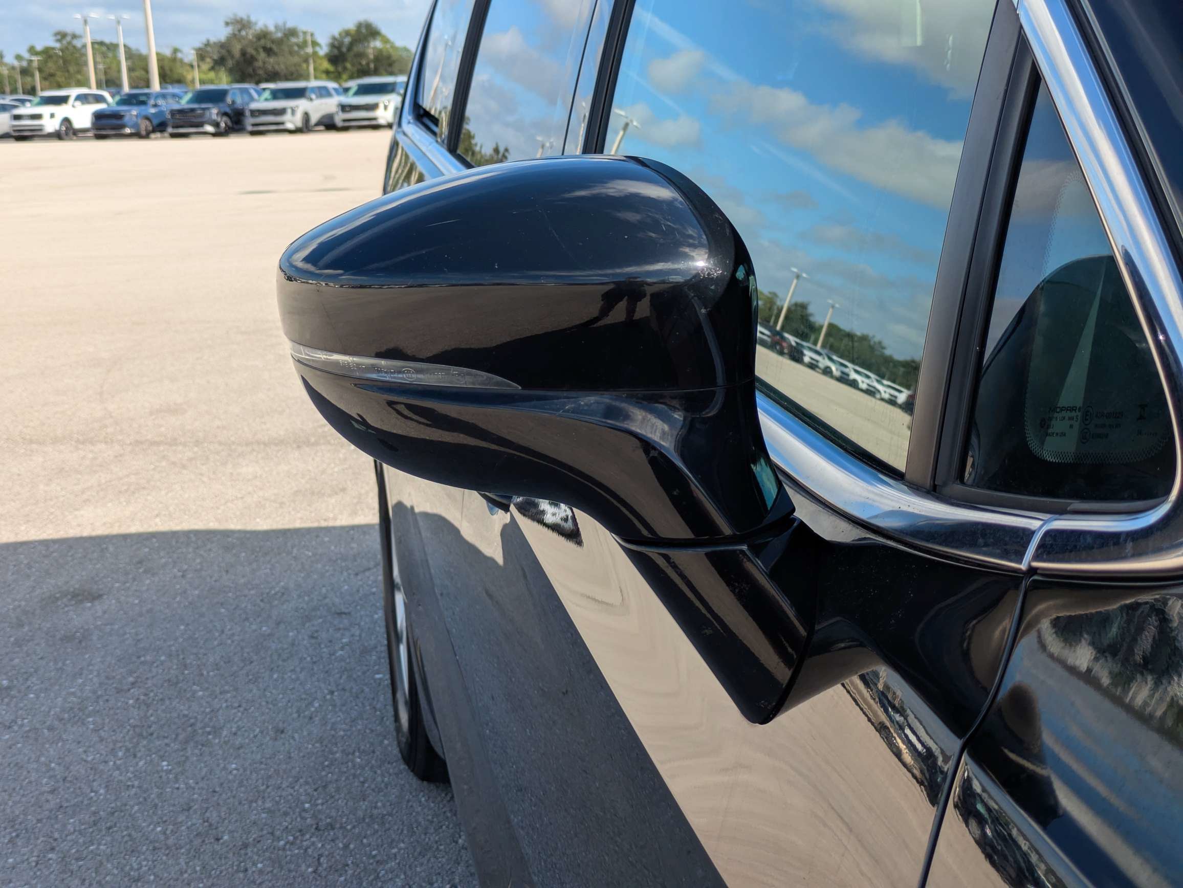 Used 2025 Chrysler Pacifica Select FWD image 12