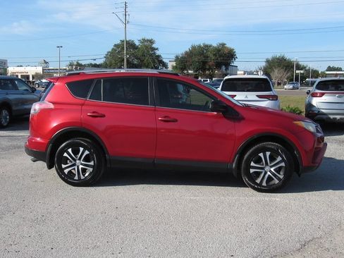 Used 2017 Toyota RAV4 LE image 2