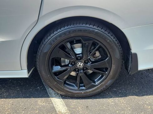 Used 2023 Honda Odyssey Sport image 7