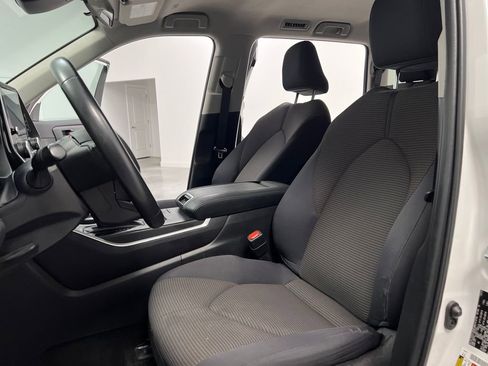 Used 2023 Toyota Highlander LE image 10