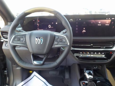 New 2025 Buick Envista Avenir image 28