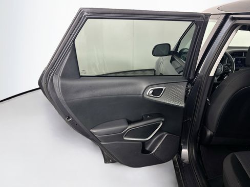 Used 2025 Kia Soul LX w/ LX Technology Package image 23