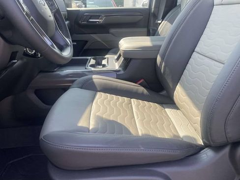 New 2026 Chevrolet Silverado 2500 ZR2 AWD/4WD image 12