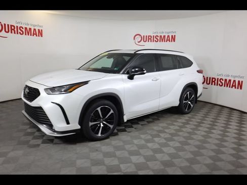 Used 2022 Toyota Highlander XSE AWD/4WD image 8