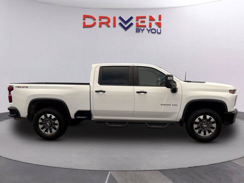 Used 2022 Chevrolet Silverado 2500 Custom w/ Custom Value Package AWD/4WD image 3