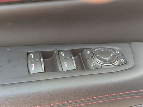 Used 2025 GMC Yukon AT4 Ultimate image 25