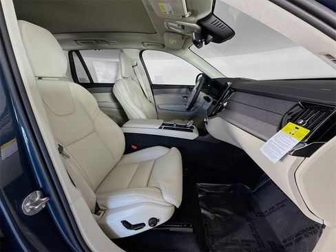 New 2026 Volvo XC90 T8 Ultra w/ Protection Package Premier image 31