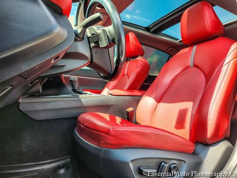 Used 2022 Toyota Camry XSE AWD/4WD image 7