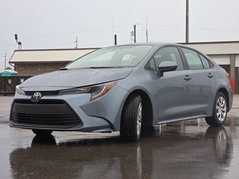 Used 2024 Toyota Corolla LE FWD image 17