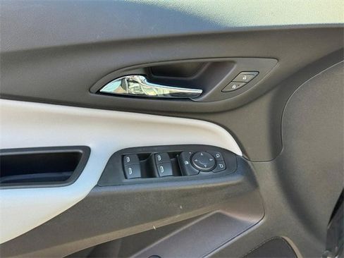 Used 2023 Chevrolet Equinox LT image 17