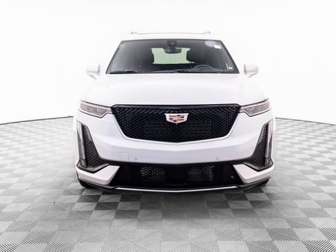 Certified 2025 Cadillac XT6 Sport w/ Platinum Package AWD/4WD image 9
