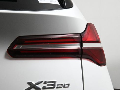 Used 2025 BMW X3 xDrive30i w/ Premium Package image 13