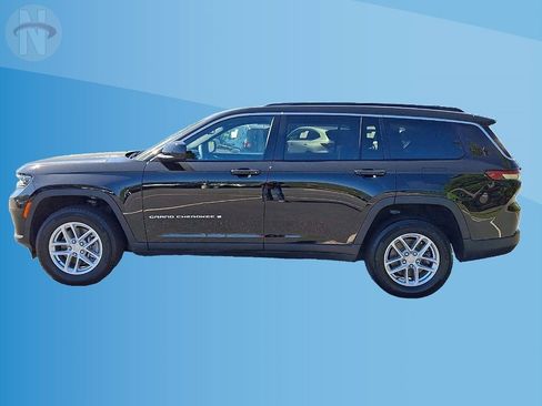 Used 2024 Jeep Grand Cherokee L Laredo AWD/4WD image 5