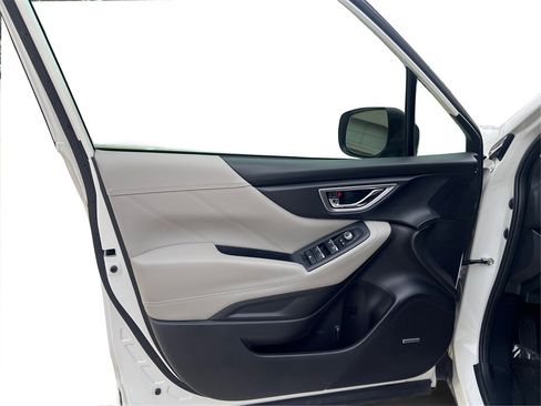 Used 2020 Subaru Forester Limited image 21