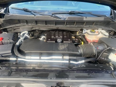 Used 2023 Chevrolet Silverado 1500 LT AWD/4WD image 3