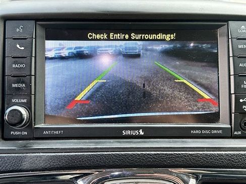 Used 2015 Chrysler Town & Country Touring w/ Driver Convenience Group image 14