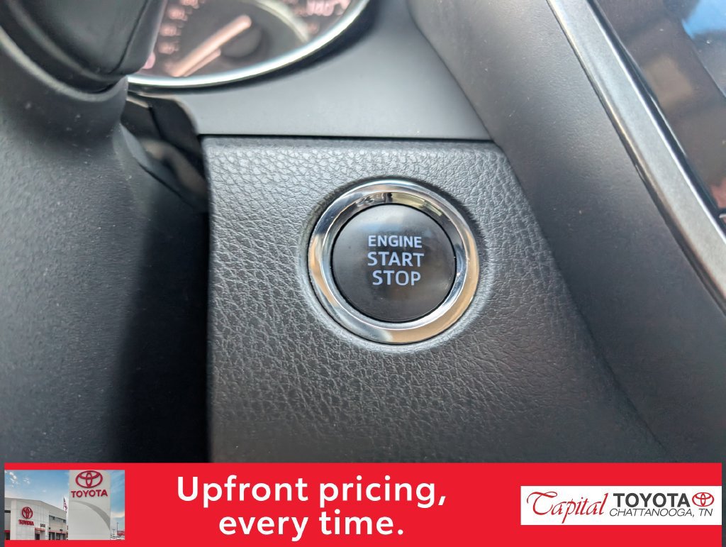 Used 2018 Toyota Camry SE w/ Convenience Package FWD image 19