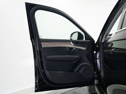 Used 2025 Volvo XC90 B6 Plus AWD/4WD image 10