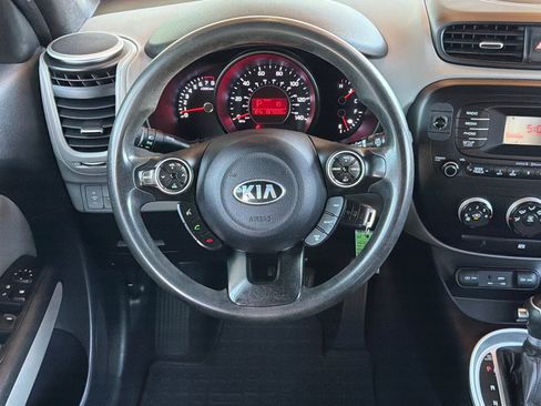 Used 2015 Kia Soul FWD image 16