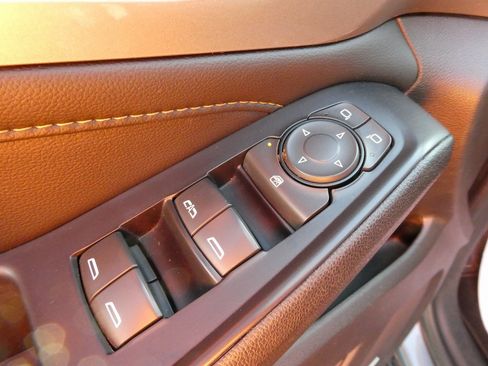 Used 2021 Chevrolet Traverse RS image 25