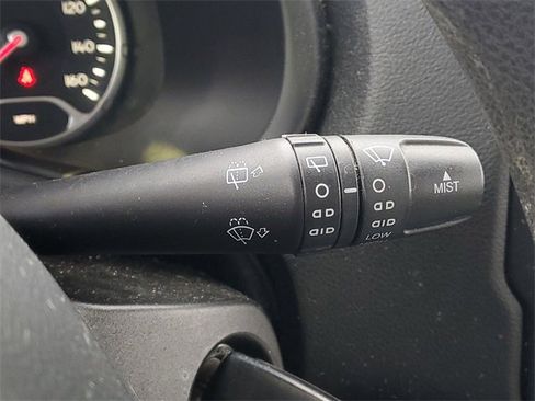 Used 2015 Jeep Renegade Sport w/ Power & Air Group image 20