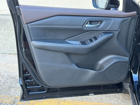 Used 2023 Nissan Rogue SV w/ SV Premium B Package FWD image 36