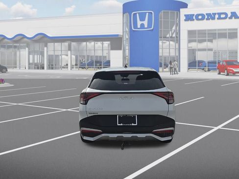 Used 2024 Kia Sportage EX image 7