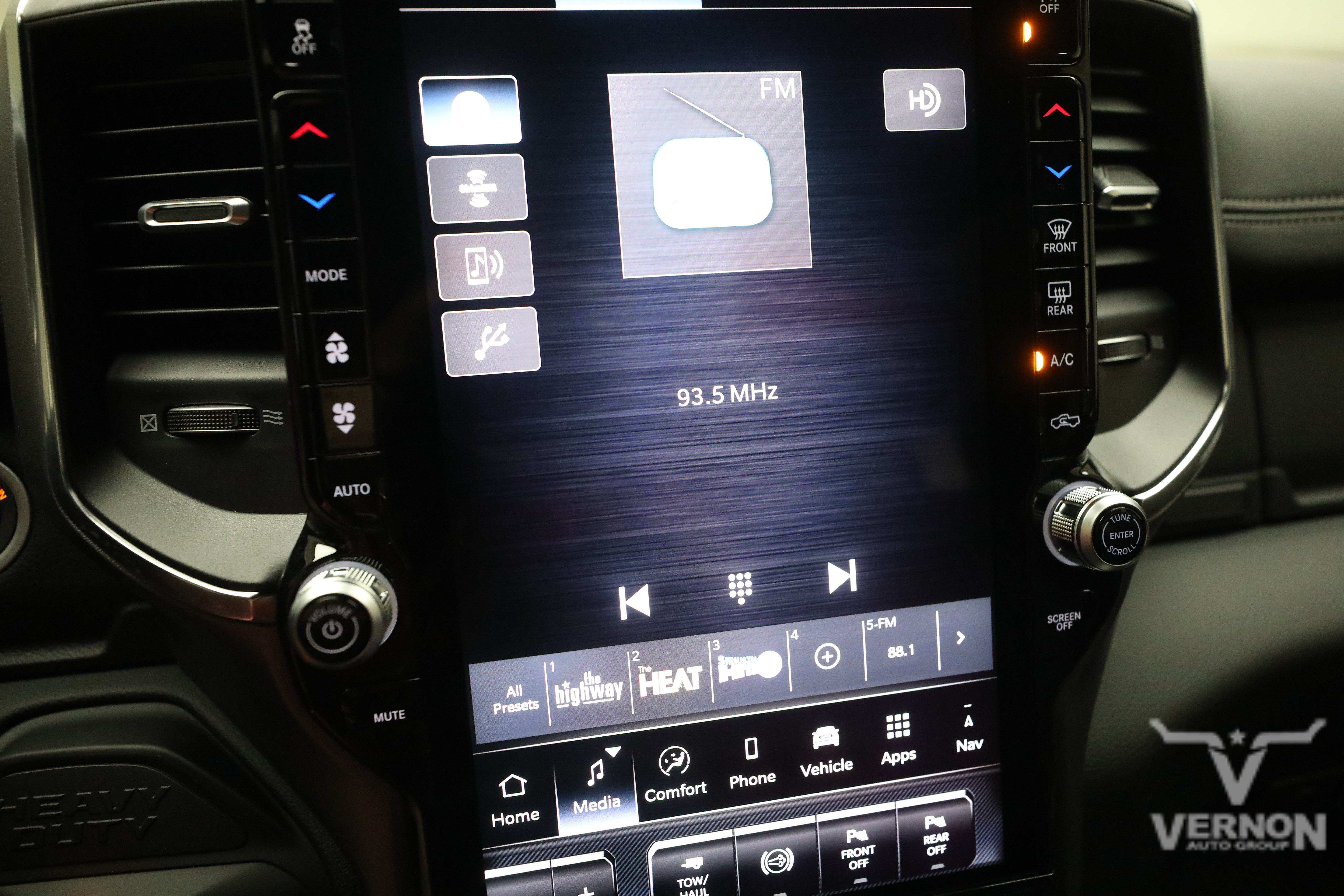 New 2027 RAM 3500 Laramie AWD/4WD image 24