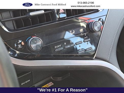 Used 2022 Toyota Camry XLE image 15