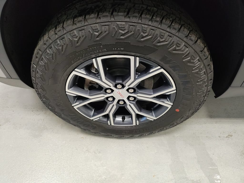 New 2026 GMC Acadia AT4 w/ LPO, Floor Liner Package AWD/4WD image 20