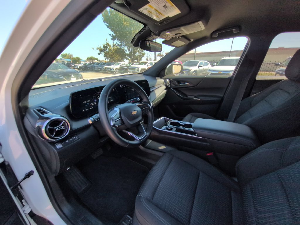 Used 2026 Chevrolet Equinox LT AWD/4WD image 12
