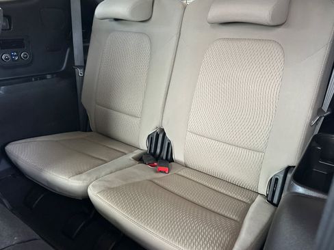 Used 2014 Hyundai Santa Fe GLS FWD image 17