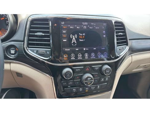 Used 2019 Jeep Grand Cherokee Limited AWD/4WD image 17