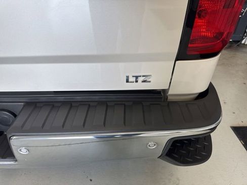 Used 2015 Chevrolet Silverado 1500 LTZ w/ LTZ Plus Package AWD/4WD image 11