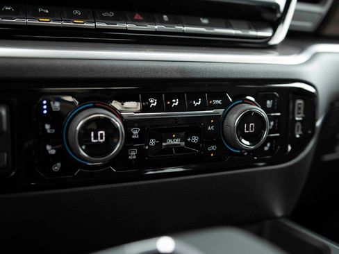 New 2026 Chevrolet Silverado 1500 High Country AWD/4WD image 18