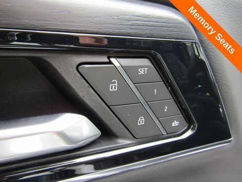 Used 2025 GMC Yukon Denali AWD/4WD image 6