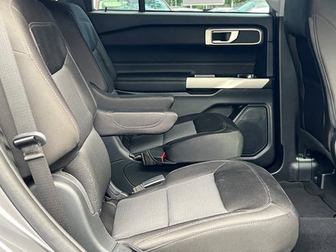 Used 2023 Ford Explorer XLT image 10