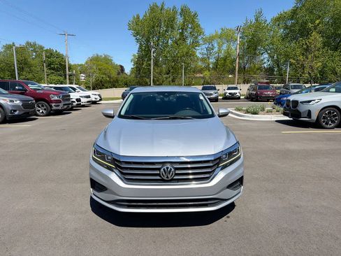 Used 2020 Volkswagen Passat 2.0T SE FWD image 16