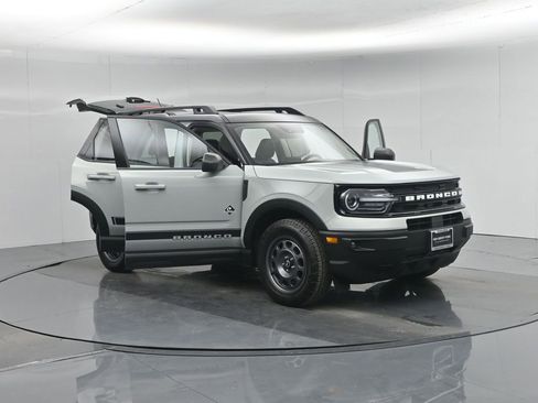 Used 2024 Ford Bronco Sport Outer Banks w/ Tech Package image 38