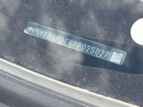 Used 2023 Toyota Corolla LE image 27