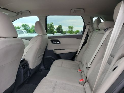 Used 2025 Nissan Rogue SV FWD image 11
