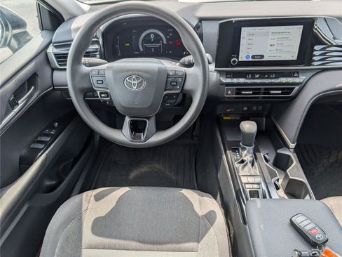 Used 2025 Toyota Camry LE w/ Convenience Package AWD/4WD image 28