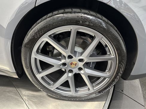 Certified 2025 Porsche Panamera 4 image 12
